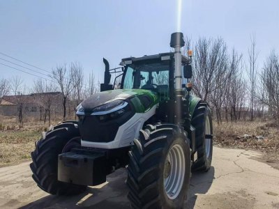 Tractor de cuatro ruedas de alta potencia de 180 CV