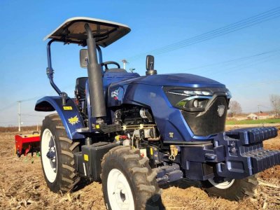 Tractor multifuncional con motor diésel