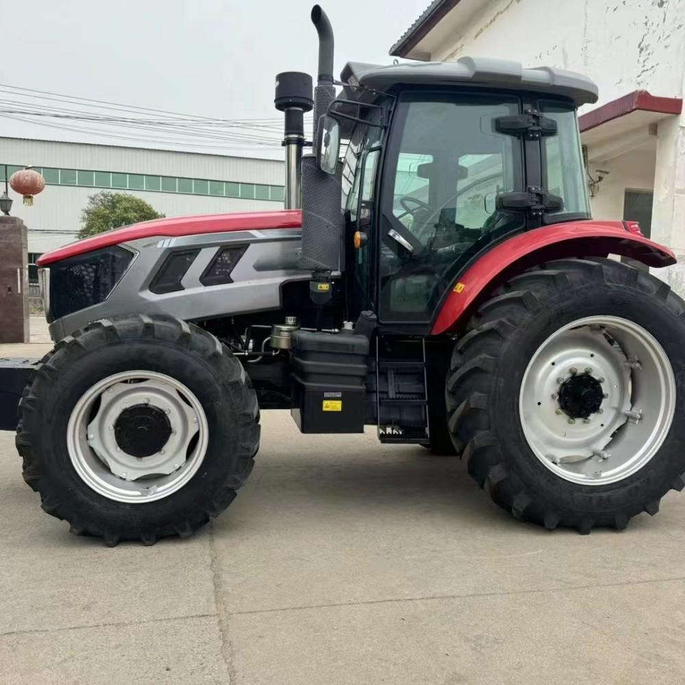 Tractor agrícola profesional de 130 CV