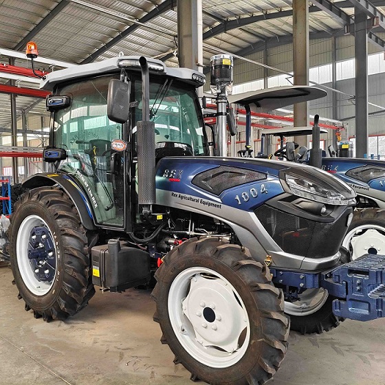 Tractor farmtrac de 4 ruedas de 100 CV
