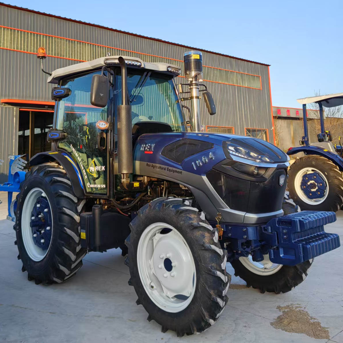 Tractor farmtrac de 4 ruedas de 100 CV