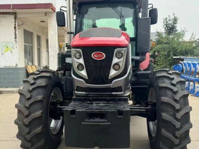 Trator Farmtrac Agrícola