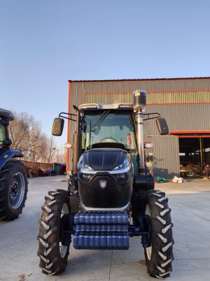 Suministro de tractores de ruedas de 100 CV