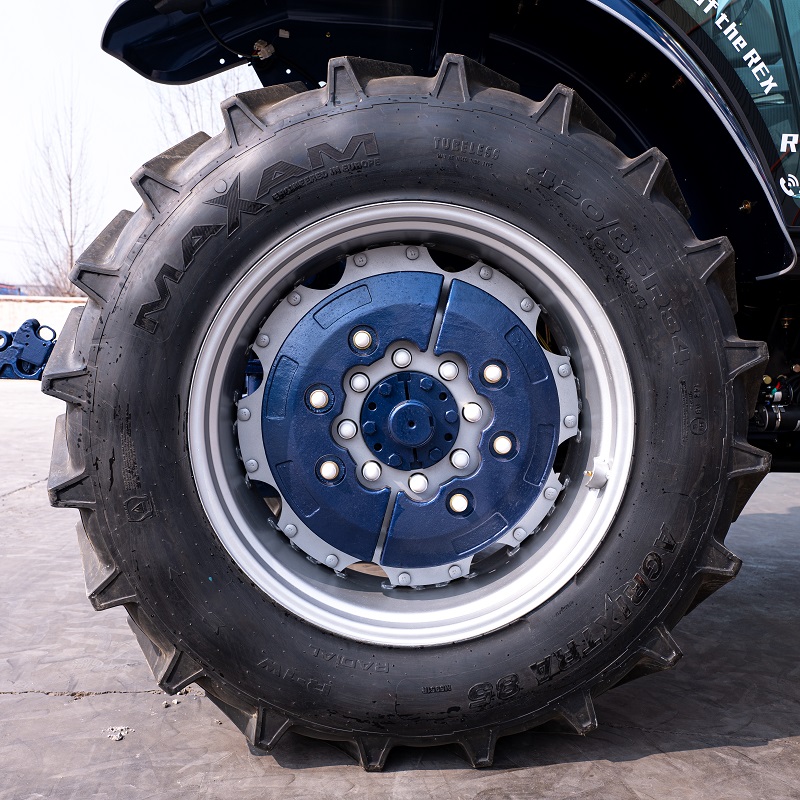 Tractor grande REX de 160 HP