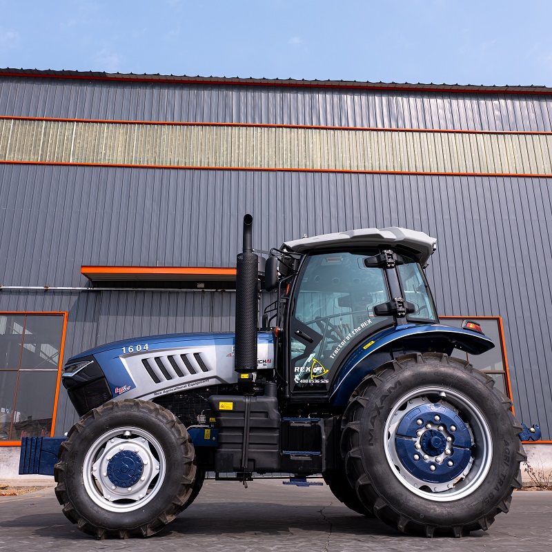 Tractor grande REX de 160 HP