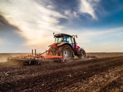 Equipo agrícola para tractores